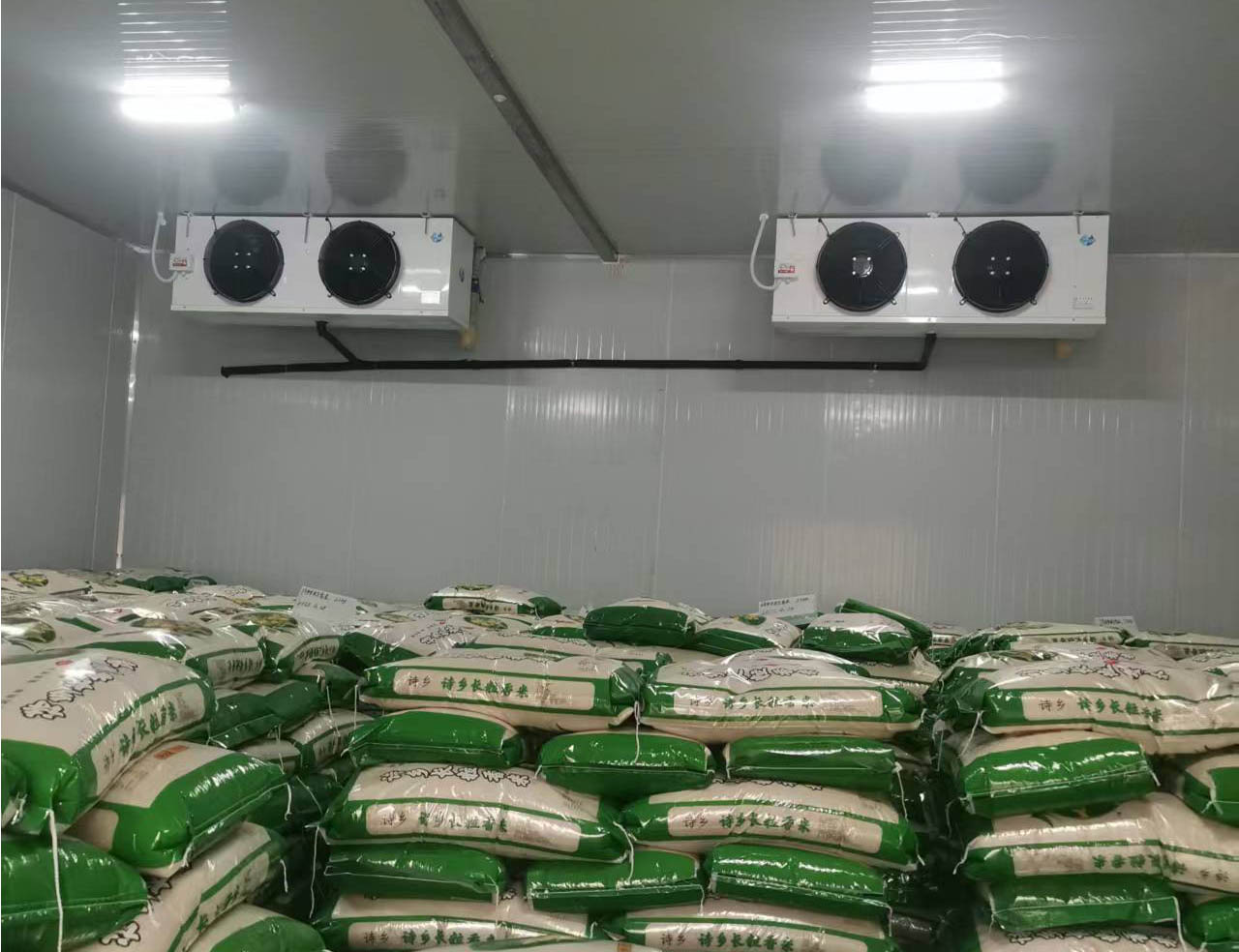 绥阳县周转粮仓保鲜库1420立方米 